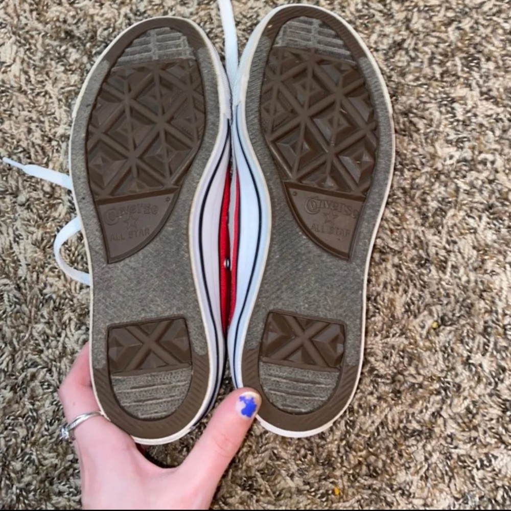 Red converse - Picture 5 of 6